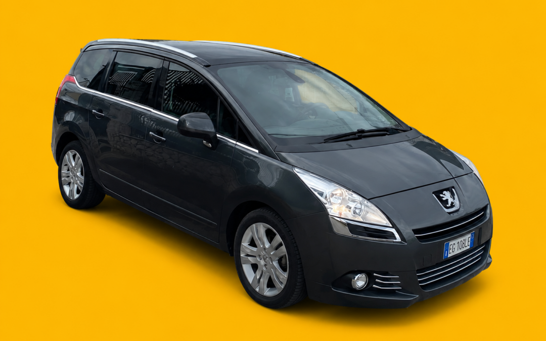 Peugeot 5008 FELINE